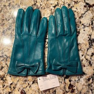 NWT Leather Turquoise Gloves Size 7 Women’s